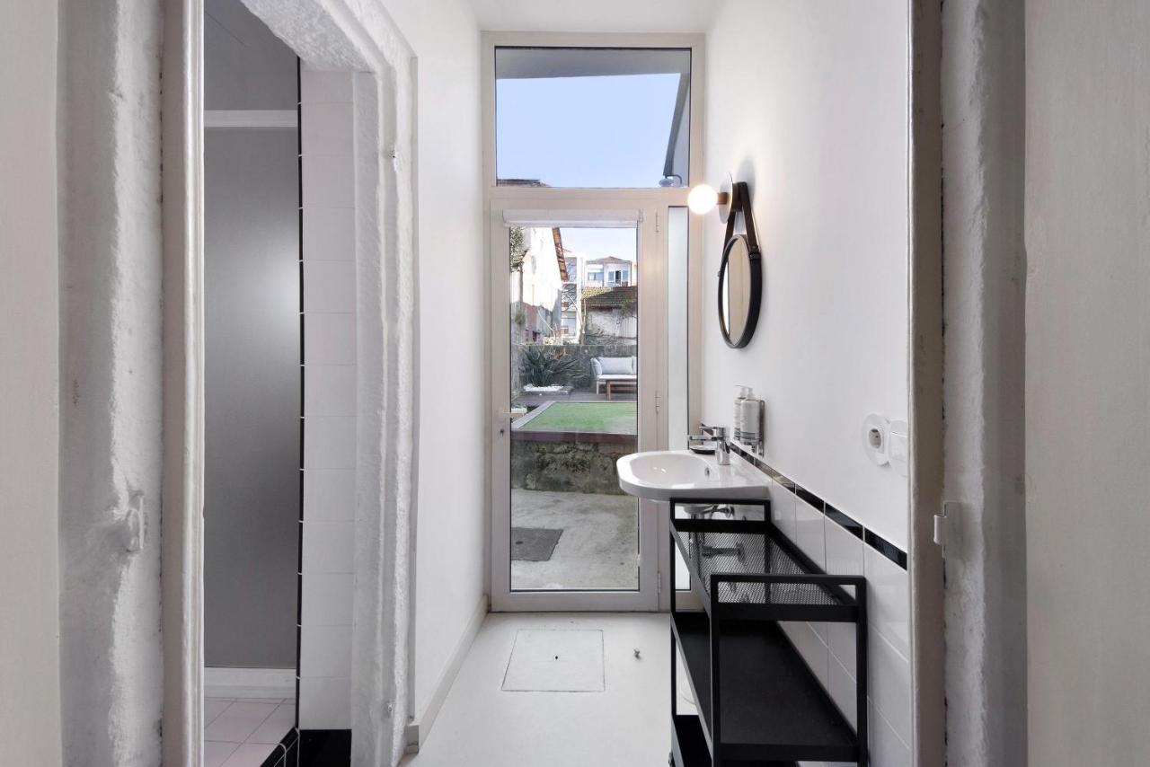 Crooked Floor House - Ground Floor Apartment Порто Екстериор снимка