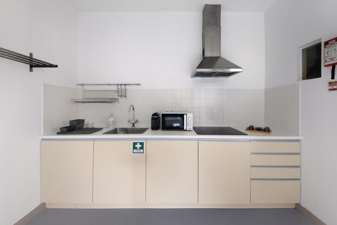 Crooked Floor House - Ground Floor Apartment Порто Екстериор снимка